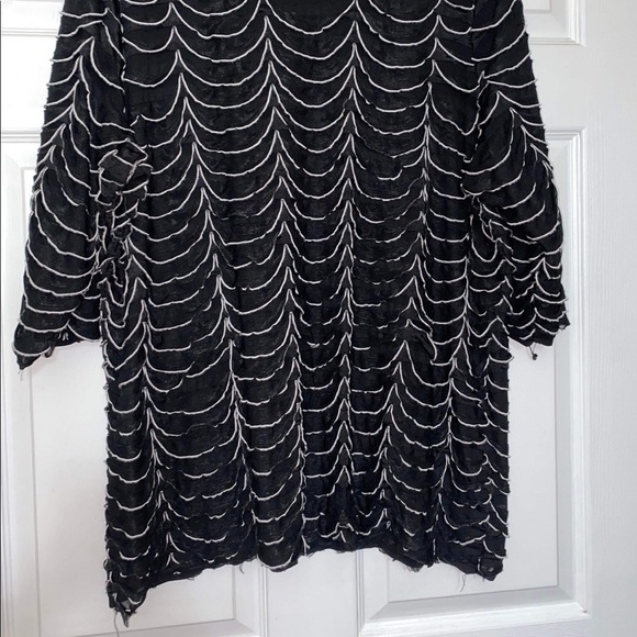 Black Ruffle Lane Bryant size 3x Top - Picture 2 of 2